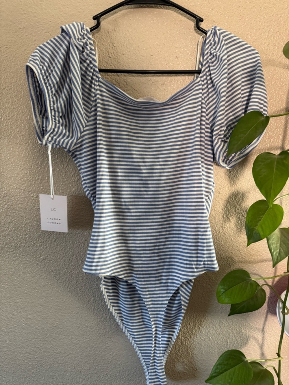 LC puff sleeve tie front bodysuit - Picture 5 of 6